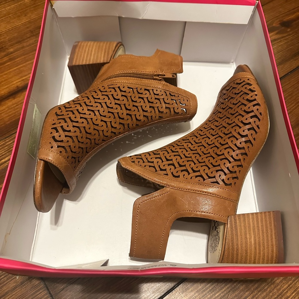 NIB Vince Camuto Tan Cutout Heeled Boots